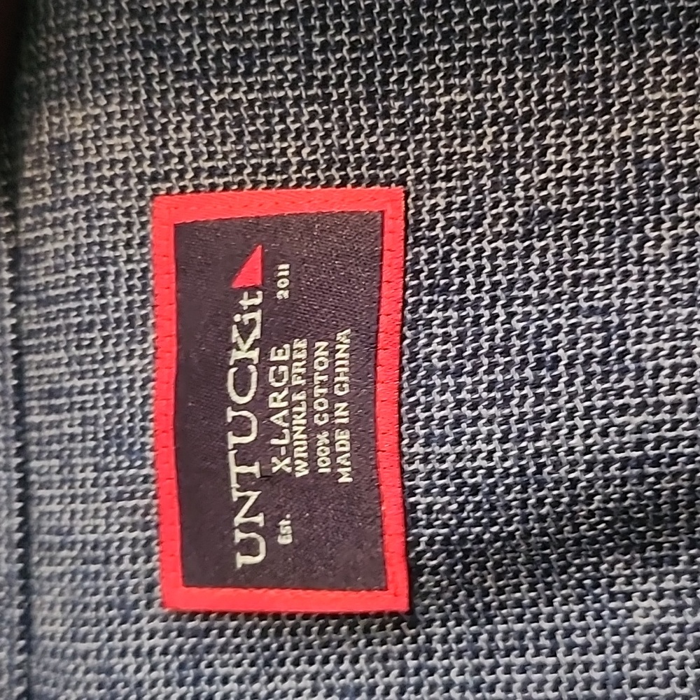 Mens Untuckit button down - Picture 2 of 3